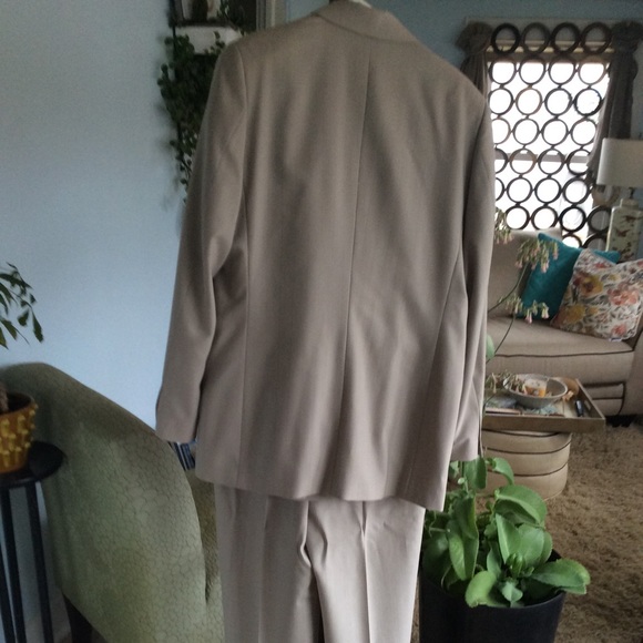 DONATED - Classy Vintage Italian Suit - Picture 2 of 15
